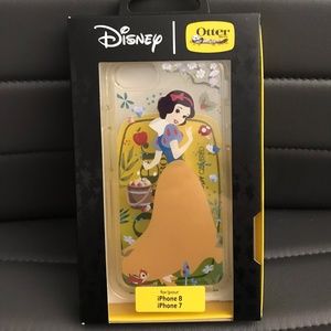 Disney x OtterBox iPhone 7/8 case
